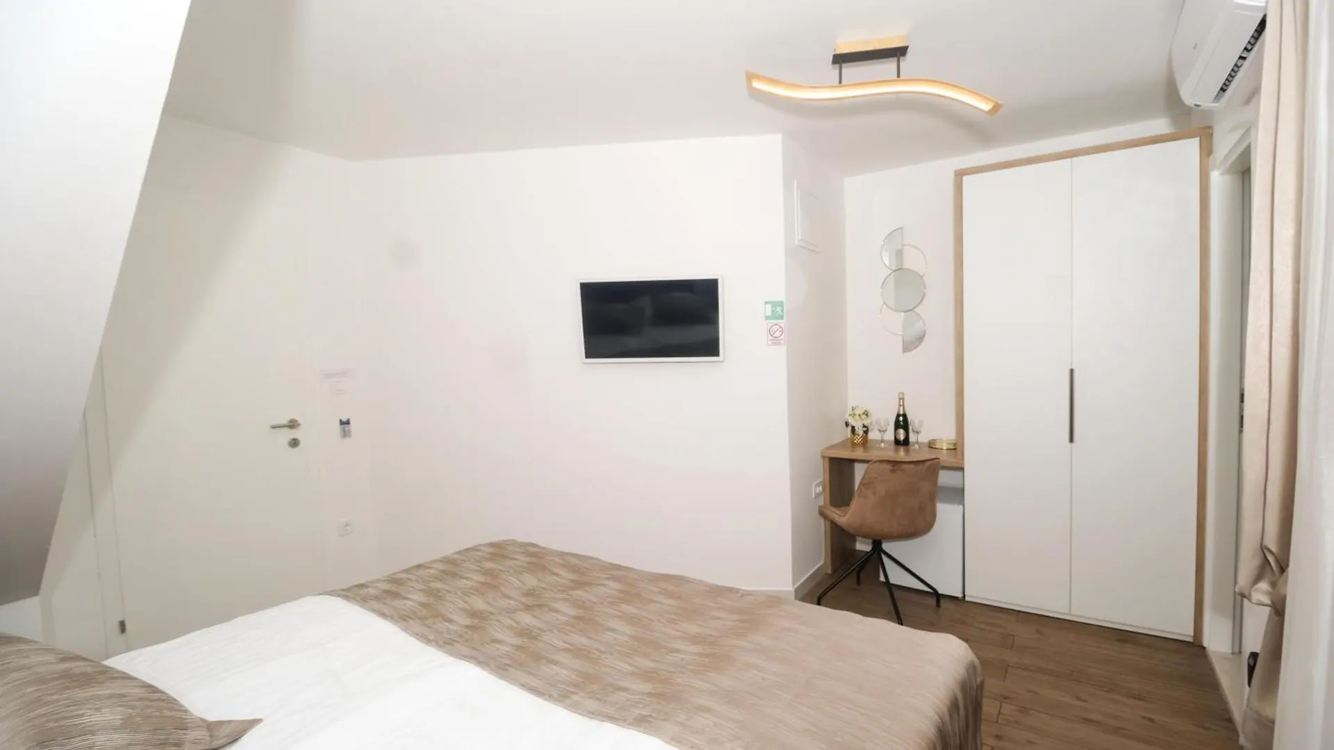 Bepa Guest House Split